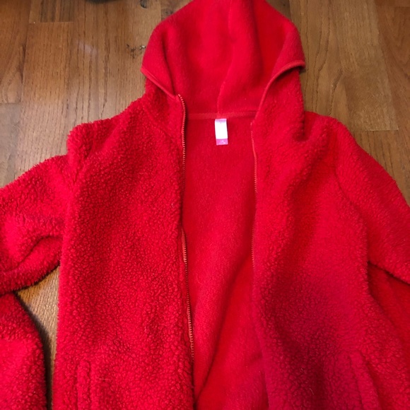 Red jacket - Picture 1 of 1